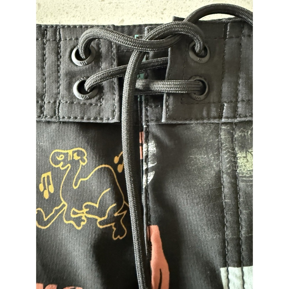 RVCA Trunk Stretch Boardshorts Black With Graphics‎ Size 32 4 Way Stretch - Picture 10 of 12